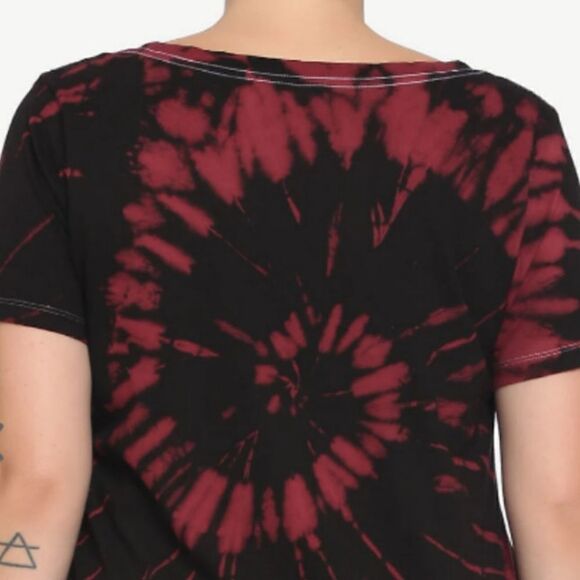 A Nightmare on Elm Street Claw Tie-Dye Girls Crop T-Shirt - Picture 3 of 3